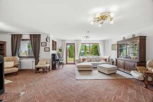 Großzügiges Reihenhaus mit schönem Garten in ruhiger Umgebung – Die vollständige Adresse der Immobilie erhältst du vom Anbieter., 81739 Neuperlach, München – Vorschaubild 3