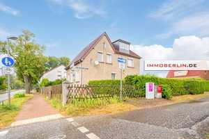 IMMOBERLIN.DE - Renovierungsbedürftiges Einfamilienhaus mit Nebengebäude & Garagen in familiärer Lag – Barnim (Kreis) – Vorschaubild 2
