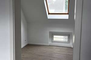 Helle Dachgeschosswohnung in zentraler Lage von Wuppertal! – Die vollständige Adresse der Immobilie erhältst du vom Anbieter., 42115 Elberfeld West, Wuppertal – Vorschaubild 14