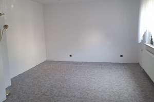 Familienfreundliches 4-ZKB-Haus mit Balkon/Terrasse, Einbauküche & Gäste-WC – Herbsteinerstraße 30, 13435 Wittenau, Berlin – Vorschaubild 3