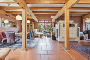 Großzügige Villa mit Einliegerwohnung, Pool und Panoramablick am Fuße der Achalm – Die vollständige Adresse der Immobilie erhältst du vom Anbieter., 72760 Reutlingen-Mitte, Reutlingen – Vorschaubild 11