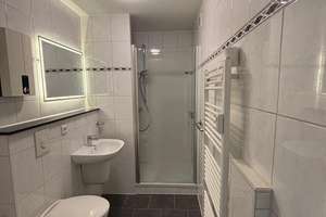 Modernisierte und barrierearme 2-Zimmer Wohnung mit Balkon und Aufzug im Ostviertel – Barbarakirchgang 9, 45139 Ostviertel, Essen – Vorschaubild 2