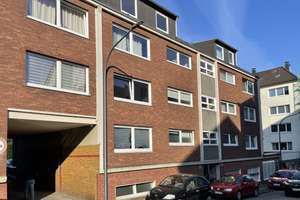 Geräumige 3-Zimmer-Wohnung im Dachgeschoss mit EBK... – Oskarstraße 6, 42283 Barmen, Wuppertal – Vorschaubild 2