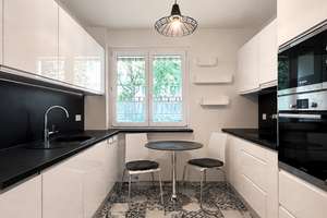 Sanierte Wohnung im 1. OG I bezugsfrei I Balkon I Küche – Simpsonweg 2b, 12305 Lichtenrade, Berlin – Vorschaubild 3