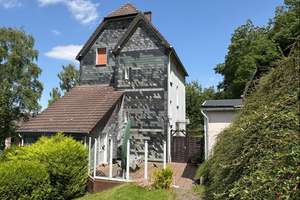 Vielseitig nutzbares 1- 2 Fam.-Haus mit großem Grundstück
in ruhiger Waldlage, Hagen-Kipper – Die vollständige Adresse der Immobilie erhältst du vom Anbieter., 58135 Haspe-Ost, Hagen – Vorschaubild 2