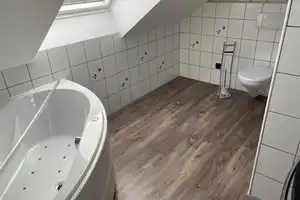 2-Zimmer-Dach-Geschoss-Whg. – München – Vorschaubild 5