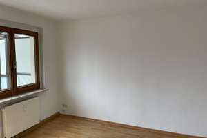 Sehr schöne 1-Raum-Wohnung mit Balkon in Kirchhasel – Hinter der Kirche 1, 7407 Uhlstädt-Kirchhasel – Vorschaubild 5