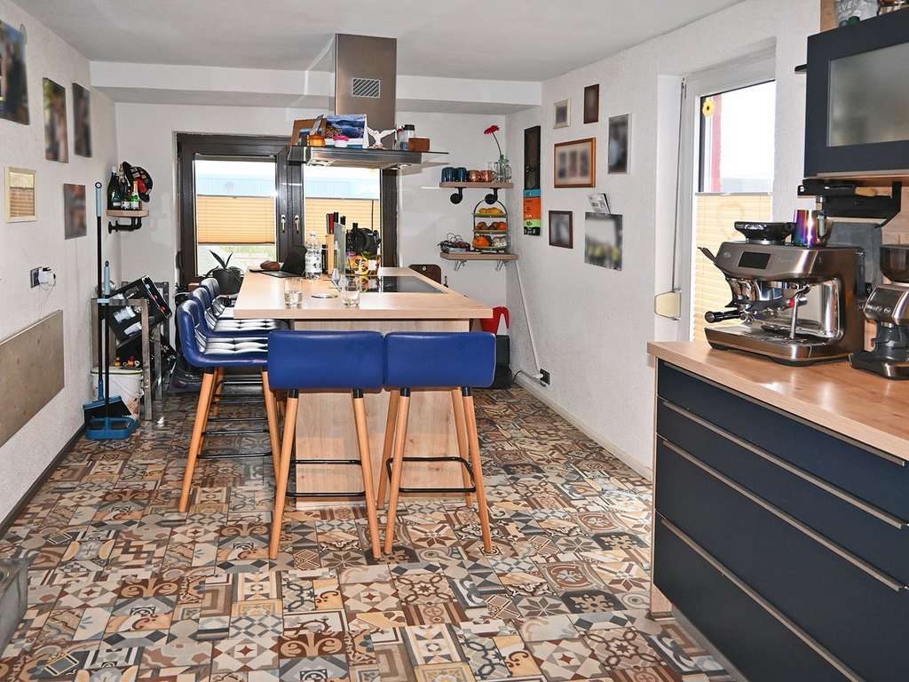 Immobilie in Bad Waldsee - Saniertes Großfamilienhaus mit zusätzlichem Grundstück und Wohnmobil-Carport bei Bad Waldsee - Bild 4