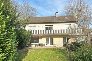 Zweifamilienhaus mit großem Garten in Leithe