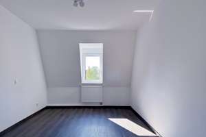 Erstbezug! Sonnige und großzügige 2-Zimmer-Altbauwohnung.  – Veilchenstraße 17, 76131 Oststadt, Karlsruhe – Vorschaubild 12
