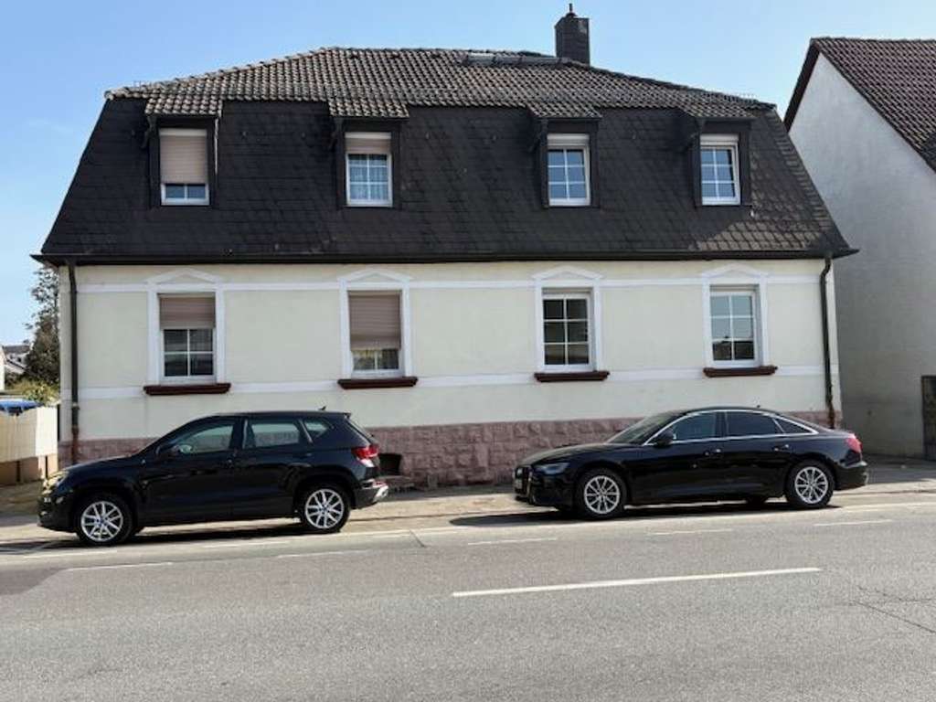 Immobilie in Dreieich - Doppelhaushälfte mit  großen Grundstück für eine 2. hintere Bebauung  - Bild 0