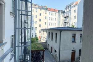 Rechts Görli, links Maybachufer: Bezugsfrei | 1-Zimmer | Stuck | Dielen – Die vollständige Adresse der Immobilie erhältst du vom Anbieter., 10999 Kreuzberg, Berlin – Vorschaubild 11