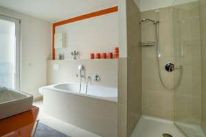 Clarenbach-Gärten: 3 Zimmer (107 m²) am Kanal, Balkon, Aufzug & bis zu 2 TG-Stellplätze – Herbert-Lewin-Straße 1-7, 50931 Lindenthal (Ortsteil), Köln – Vorschaubild 12