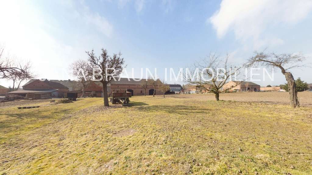 Immobilie in Biesenthal - Vierseitenhof in Biesenthal - Bild 2