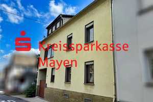 Großzügiges Zweifamilienhaus mit Terrasse und Garagen – Ahrweiler (Kreis) – Vorschaubild 1