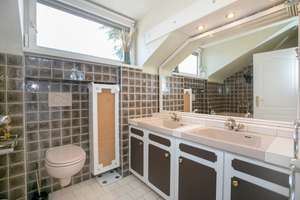 Großzügiges Grundstück, eigener Pool, ruhige Lage – Haus mit Potenzial – Die vollständige Adresse der Immobilie erhältst du vom Anbieter., 63322 Rödermark – Vorschaubild 13
