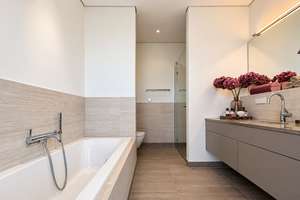 Penthouse in den Heinrich-Heine-Gärten | ca. 39 m² Südwest-Dachterrasse | Kamin | 3 TG-Stellplätze – 40549 Heerdt, Düsseldorf – Vorschaubild 5