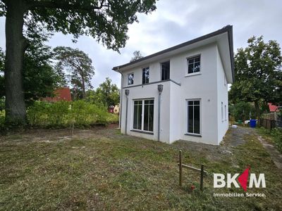 Neuwertige Stadtvilla in Eichwalde – Perfekt für Familien & Paare
