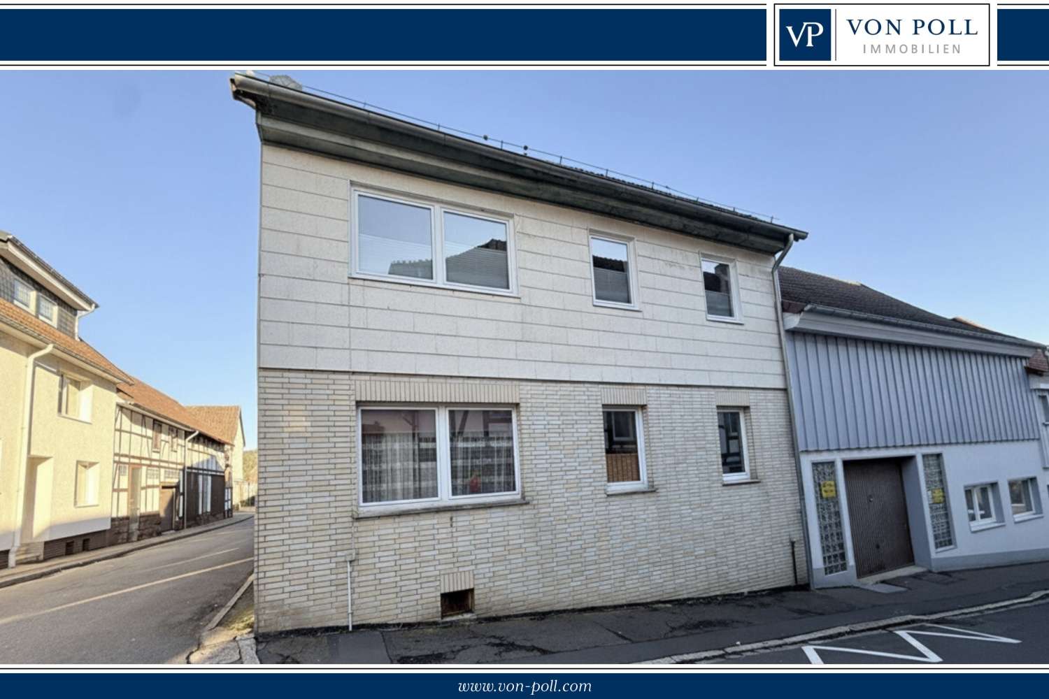 Zweifamilienhaus mit Entwicklungspotenzial im Ortskern von Hardegsen, Northeim Kreis – Bild 1