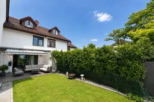 Schickes Reihenhaus mit zwei sonnigen Terrassen und Garten in familienfreundlicher Lage