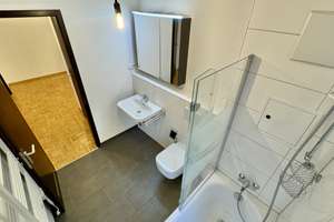 Lichtdurchflutete 2-Zimmer-Erdgeschoss-Wohnung mit Balkon und Tiefgarage in Düsseldorf-Mörsenbroich – 40470 Mörsenbroich, Düsseldorf – Vorschaubild 17
