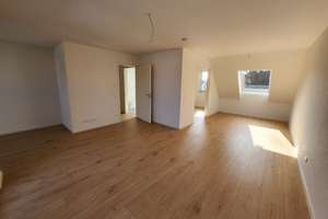 Moderne 4-Zimmer-Dachgeschosswohnung mit sonniger Loggia in Stuttgart-Zuffenhausen! – Güglinger Str. 18, 70435 Zuffenhausen-Mitte, Stuttgart – Vorschaubild 4