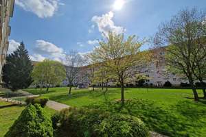**FAMILIEN WILLKOMMEN**4-Zimmer-Wohnung // 3.Etage // Balkon // Bad mit Wanne // ab 01.05.