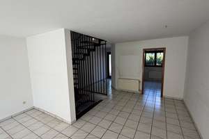 Großzügiges Familienhaus mit Garten, Stellplatz & viel Raum in Dormagen-Delhoven – Die vollständige Adresse der Immobilie erhältst du vom Anbieter., 41540 Dormagen – Vorschaubild 3