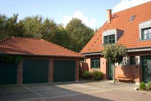 Modernes Haus mit 5 Zimmern in toller Lage in Meerbusch a. Ende einer Sackgasse – Danziger Straße 44, 40670 Meerbusch – Vorschaubild 1