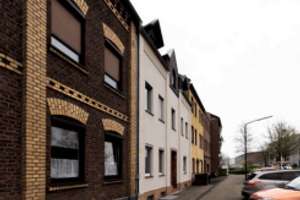 93 qm große 4-Zimmer-Wohnung in ruhiger Seitenstraße von Düsseldorf-Hassels – Am Köhnen 33, 40599 Hassels, Düsseldorf – Vorschaubild 6