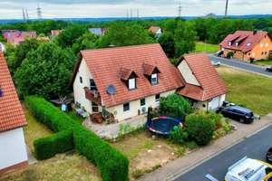 Familienfreundliches Eigenheim mit großem Garten und Gestaltungsmöglichkeiten – Die vollständige Adresse der Immobilie erhältst du vom Anbieter., 97493 Bergrheinfeld – Vorschaubild 1