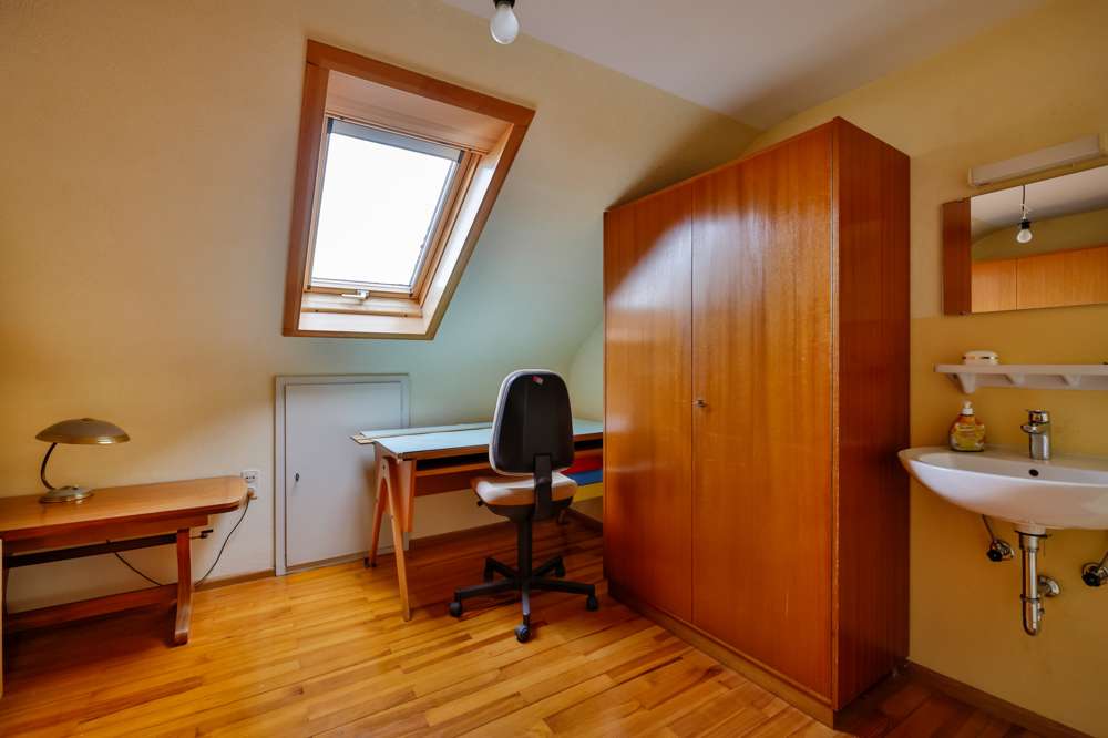 Immobilie in Birkenfeld - 2-Familienhaus mit großem Garten, 3 Garagen und Potenzial in ruhiger Lage! - Bild 8