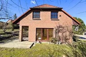 RESERVIERT.....Charmantes Einfamilienhaus in ruhiger Sackgassenlage mit Carport, Terrasse und Garten – Hildesheim (Kreis) – Vorschaubild 4