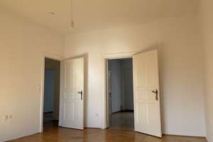 Wohnen im Dachgeschoß in einer wunderbaren Stadtvilla - eine Altbau-Perle! – Memlingstraße 15, 12203 Lichterfelde, Berlin – Vorschaubild 13