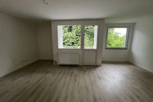 Schöne Wohnung - 2 Zimmer mit Balkon - weißes Wannenbad mit Fenster - Duisburg Rheinhausen – Franz-Schubert-Straße 4, 47226 Rheinhausen-Mitte, Duisburg – Vorschaubild 4