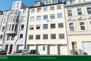 Komplett modernisierte Wohnung mit Aufzug in Riehl!