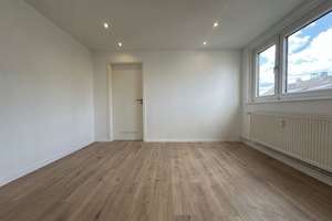 Wohnen über den Dächern: Sanierte 4-Zimmer-Wohnung im 5.OG ohne Aufzug – Die vollständige Adresse der Immobilie erhältst du vom Anbieter., 63067 Messehalle, Offenbach am Main – Vorschaubild 4