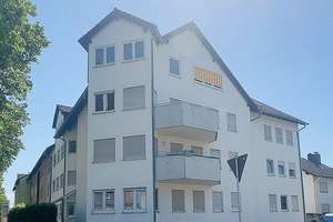 HELLE DACHGESCHOSSWOHNUNG MIT MODERNEM GRUNDRISS, TG- UND AUßENSTELLPLATZ!
