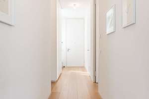 Urban Living in Schwabing: Stylische 3-Zimmer-Wohnung mit Design-Ausstattung – Die vollständige Adresse der Immobilie erhältst du vom Anbieter., 80802 Münchner Freiheit, München – Vorschaubild 2