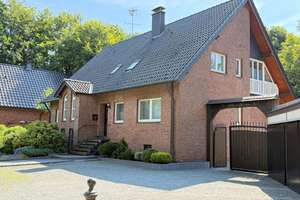 Wohnkomfort und Natur vereint - freistehendes Zweifamilienhaus auf beeindruckendem Grundstück – Die vollständige Adresse der Immobilie erhältst du vom Anbieter., 46282 Dorsten – Vorschaubild 2