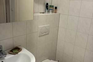 Gepflegte, helle 2 Zimmer/Kdb Wohnung Nähe Uni-Klinikum/Landgericht/Haumannplatz zu vermieten* – Jennerstr. 14, 45147 Holsterhausen, Essen – Vorschaubild 6
