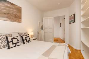 von privat: Exklusive, vollständig renovierte 2-Zimmer-Wohnung im exklusiven Bötzow-Kiez – Käthe-Niederkirchner-Straße 18, 10407 Prenzlauer Berg, Berlin – Vorschaubild 9