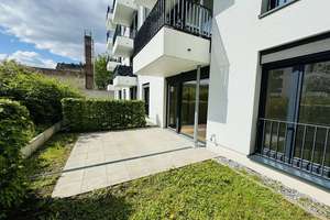 Möblierte Wohnung mit Terrasse und Gartenanteil