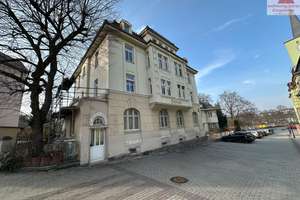 Denkmal-Immobilie als Kapitalanlage: Teilsaniertes Mehrfamilienhaus in Wilkau-Haßlau, ehem. Postamt – Die vollständige Adresse der Immobilie erhältst du vom Anbieter., 8112 Wilkau-Haßlau – Vorschaubild 1
