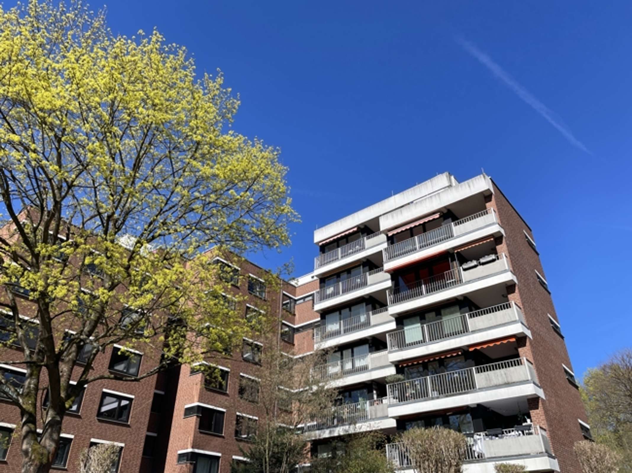 Charmante 3-Zimmer-Wohnung mit gemütlicher Loggia und Garage in Waldrandnähe des oberen Ostviertels