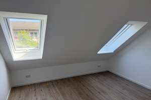 Helle 3-Zi.-DG-Wohnung mit Wohnküche und Südbalkon in Bramfeld – Wiedehopfstieg 33a, 22179 Bramfeld, Hamburg – Vorschaubild 10