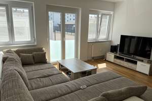 Neuwertige 1,5-Zimmer-Hochparterre-Wohnung