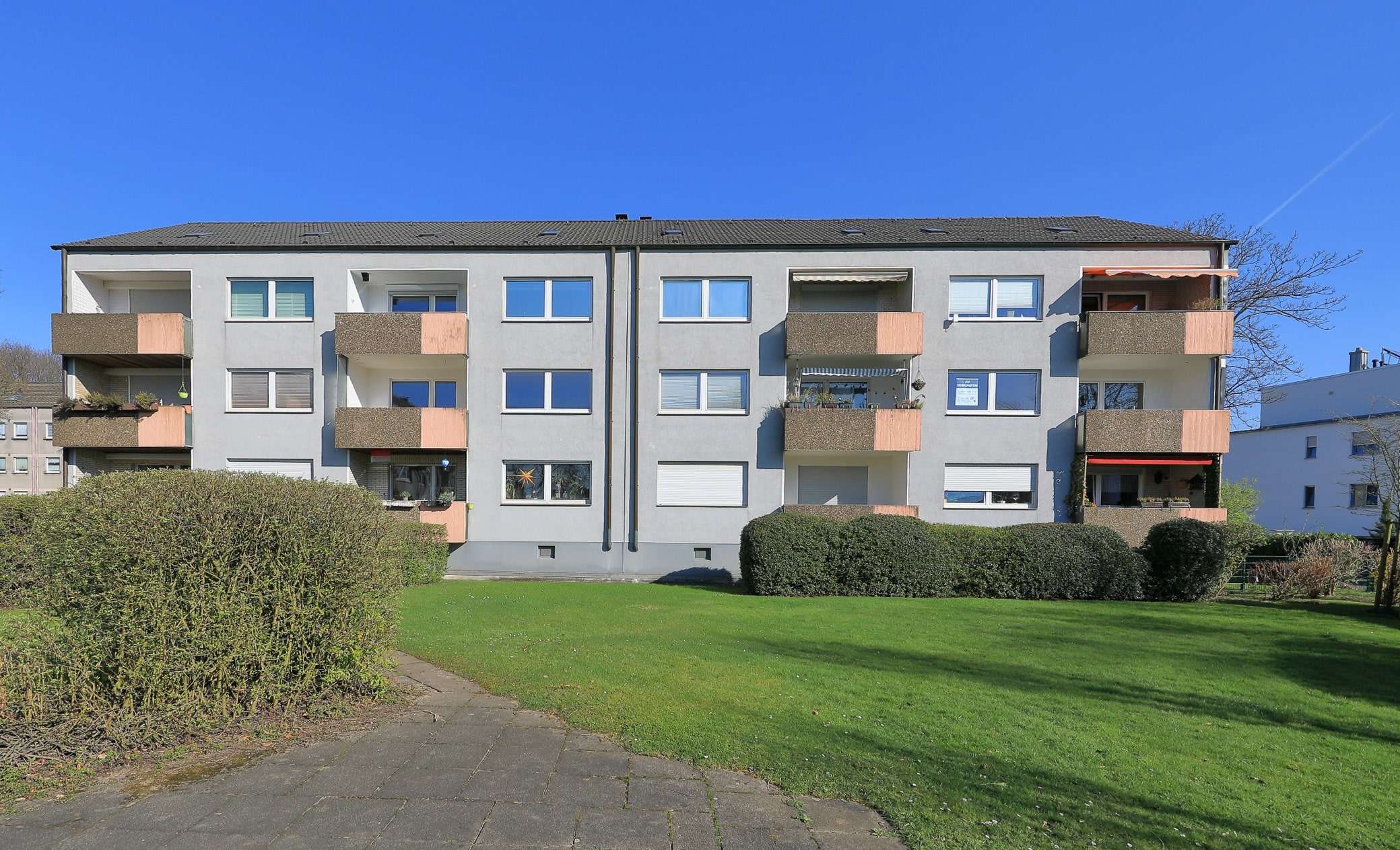 Modernisierungsbedürftige 2,5-Raum-Wohnung mit Loggia und TG- Stellplatz in ruhiger Lage, Essen – Bild 1