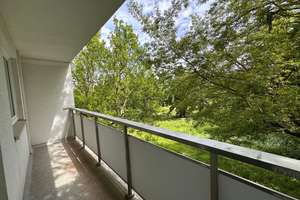 Gemütliche Singlewohnung mit Balkon und Blick ins Grüne in Halle