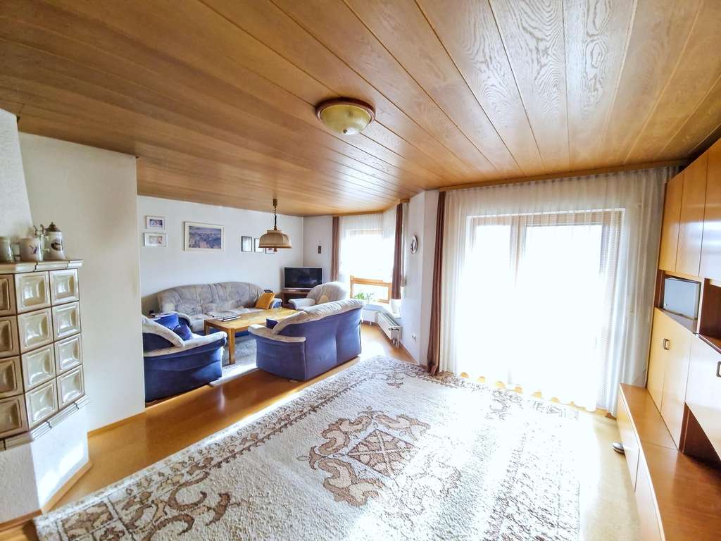 Immobilie in Kusterdingen - Großzügige, familienfreundliche Doppelhaushälfte mit Garage & sonnigem Garten - Bild 3